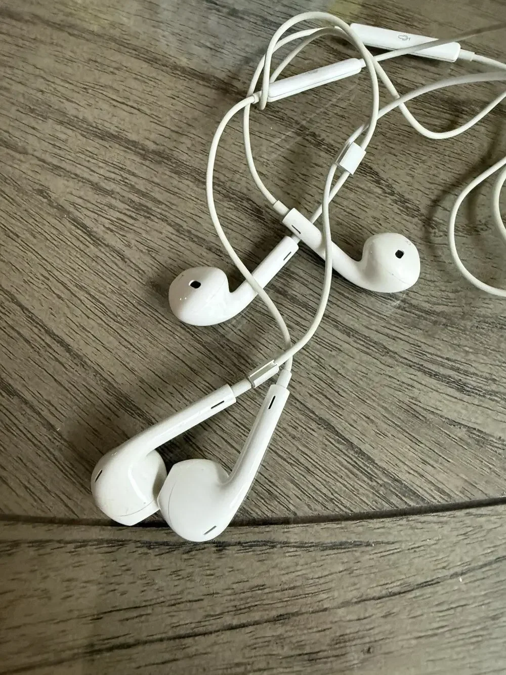 Lot of 2 Genuine Apple EarPods Headphones with Lightning Connector White OEM